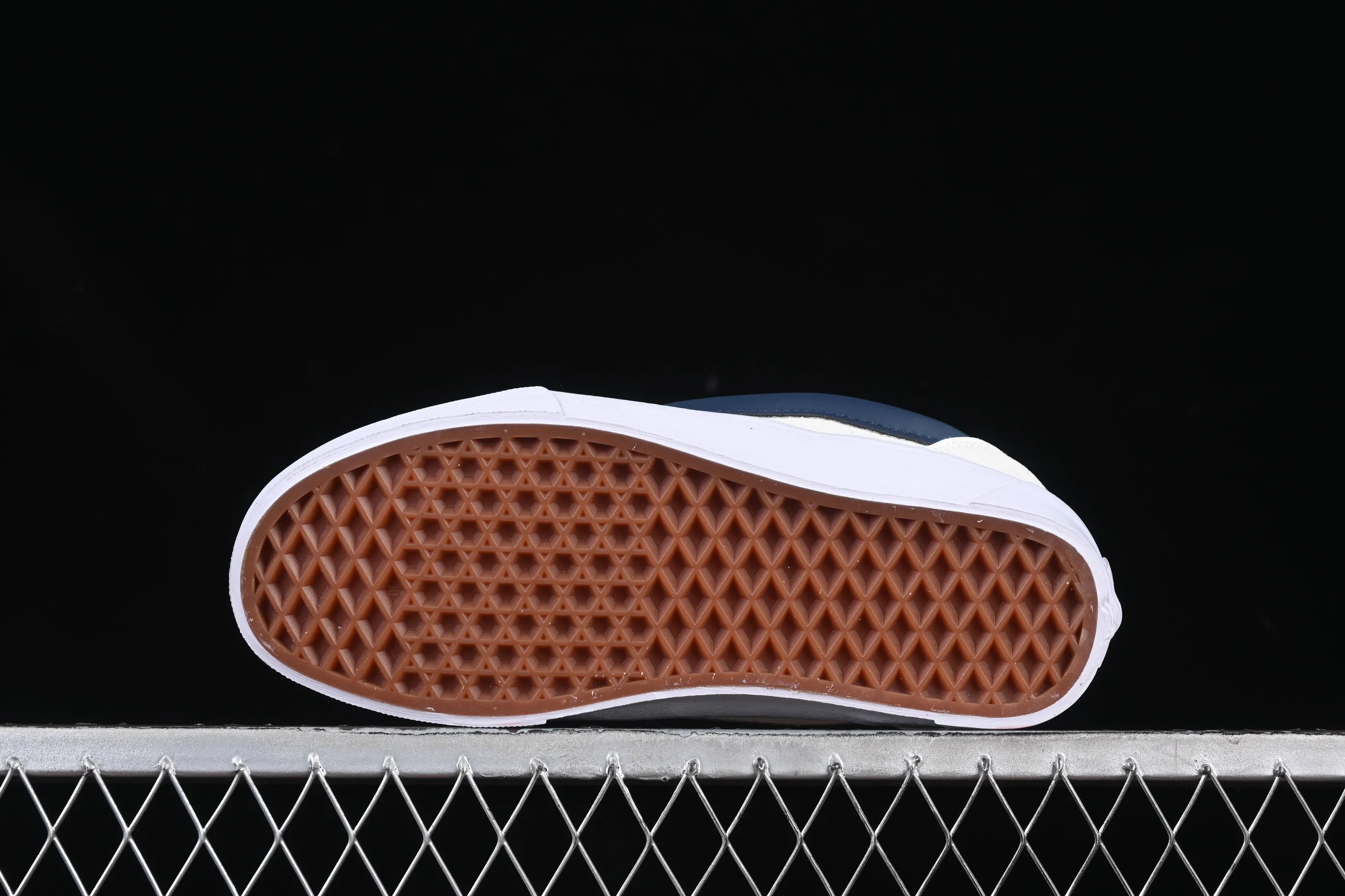 All categories Vans Vans series Vans Low Vans low-top Vans Knu Skool Vans low-top retro casual fat bread shoes VN0009QC377